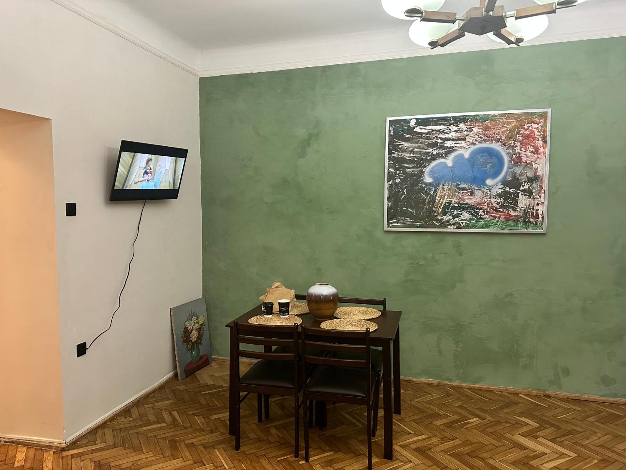 Art Apartment On Kylisha Str リヴィウ エクステリア 写真